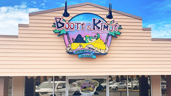 Boots and Kimos – Serving the Best Macadamia Nut Pancakes in Hawaii