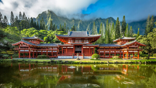 Byodo-In Temple, Hawaii – A Replica Commemorating the 100th Anniversary of Japanese Immigration