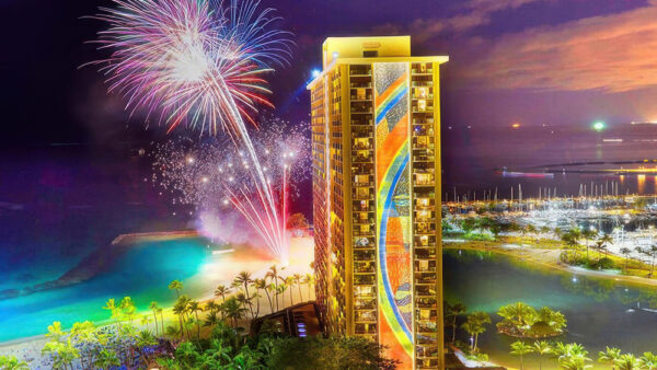 Hilton Fireworks in Waikiki – A Special Weekly Friday Night Event in Hawaii