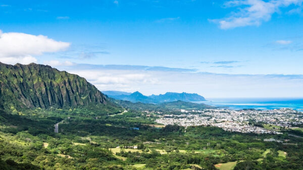 Pali Lookout – Nuuanu Pali State Wayside Overlooking Kailua and Kaneohe