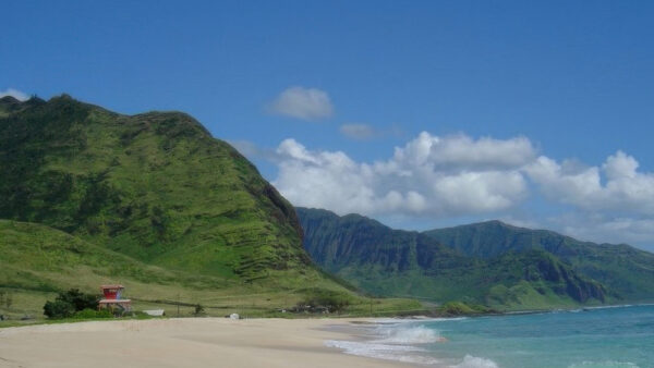 Yokohama Bay – A Breathtaking Hidden Gem Beach Surrounded by Hawaii’s Vast Nature