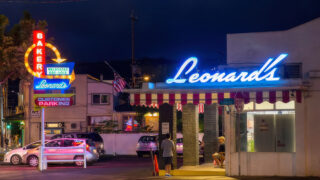 Leonard's Bakery – Hawaii's Most Popular Fresh and Hot Malasadas