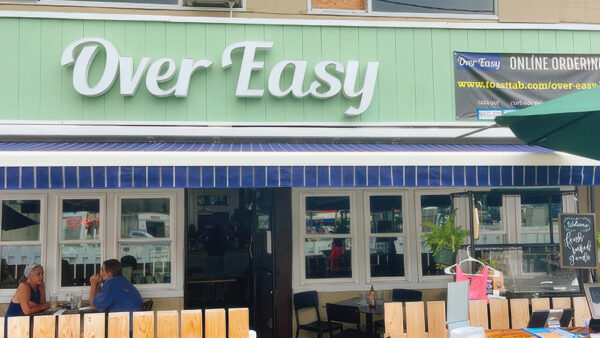 Over Easy – A Stylish Breakfast Restaurant in Kailua Town for Delicious Egg Dishes