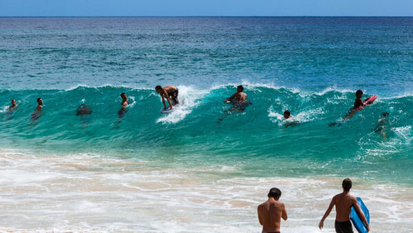 Sandy Beach – A Popular Hawaii Spot for Bodyboarding & Swimming