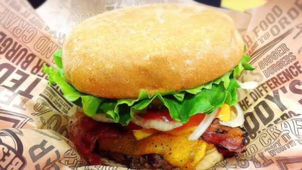 Teddy’s Bigger Burgers – Hawaii’s Number One Burger Spot Voted by Locals