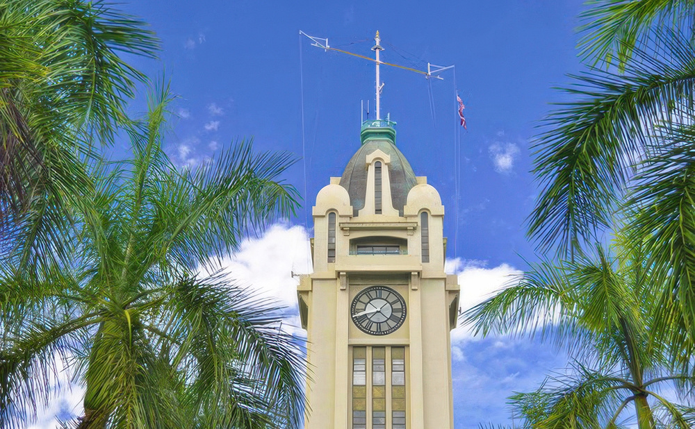 Aloha Tower - The Ocean Gateway Where Hawaii's History Began