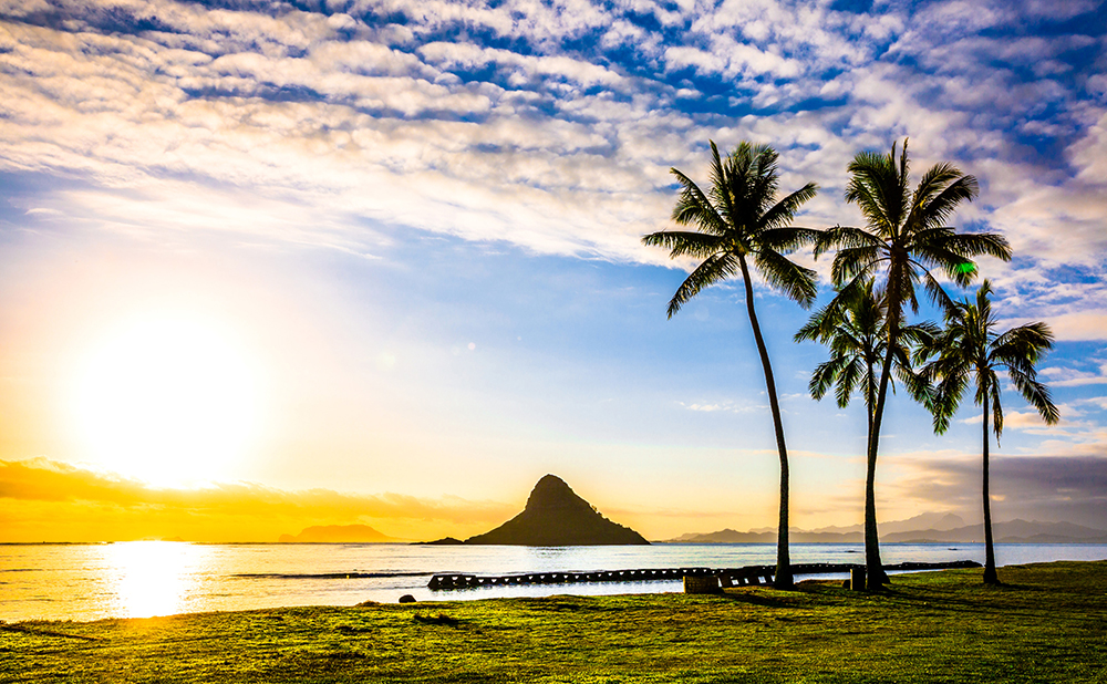Kualoa Beach – A Popular Sacred Power Spot in Hawaii Famous for Chinaman's Hat
