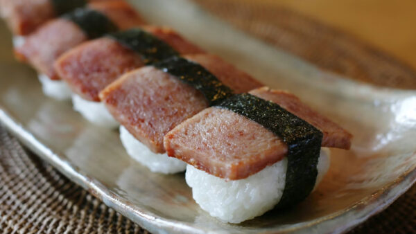 Best Restaurants in Waikiki and Ala Moana – Must-Try Classics and Hidden Gems Praised by Locals