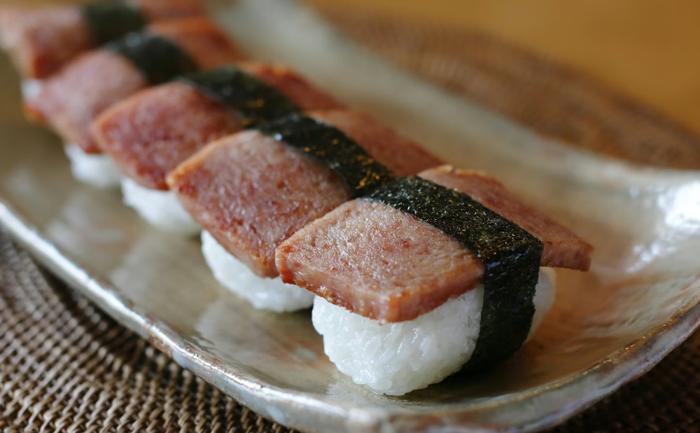 Best Restaurants in Waikiki and Ala Moana – Must-Try Classics and Hidden Gems Praised by Locals