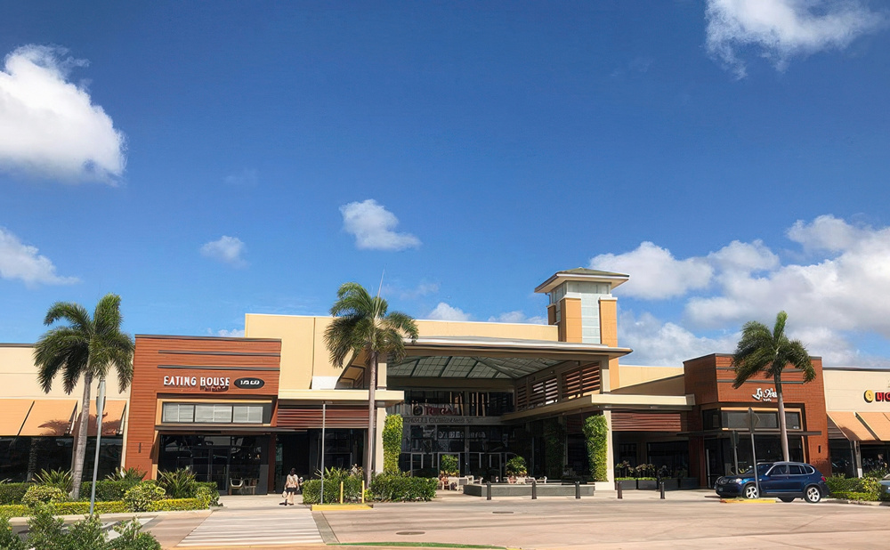 Kapolei Commons – One of Hawaii's Largest Shopping Areas Lined with Mega Stores