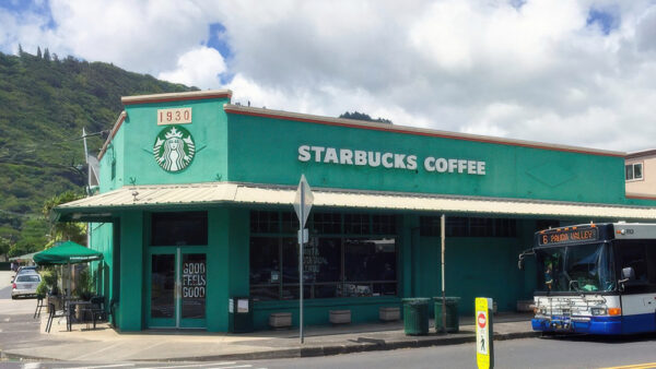 Starbucks Manoa – A Green Starbucks Where You Can See a Beautiful Hawaiian Rainbow